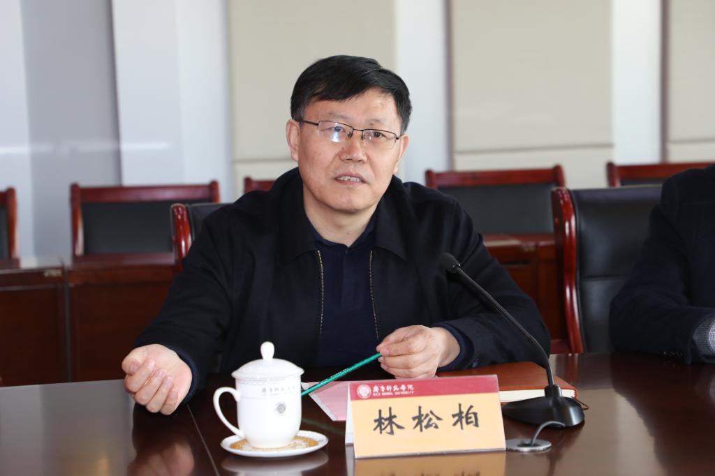 济南第二中学校长林昭军一行来我校交流访问